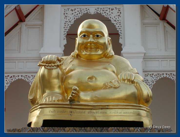 Mukdahan Wats Laughing Buddha 20031220